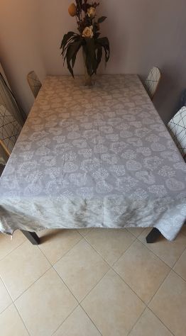 TAVOLO DA PRANZO ALLUNGABILE IN VETRO