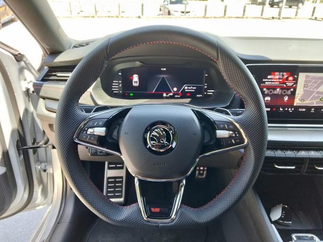 Škoda Octavia RS 2.0 TSI DSG 180kW | IVA, 19", DCC - Foto 10