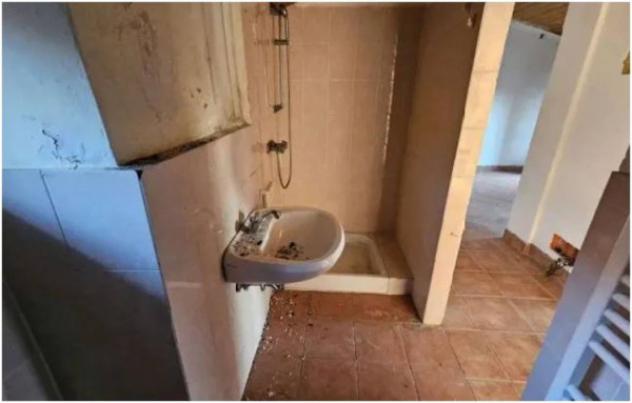 Immobile in asta di 77 m², box auto in vendita a Azzio - Foto 9