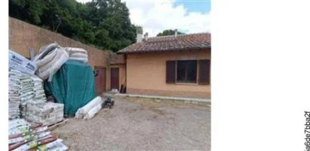 Immobile in asta di 351 m² con più di 5 locali e box auto in vendita a Perugia - Foto 2