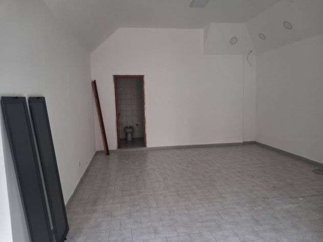 CASALNUOVO VIA BENEVENTO* LOCALE COMMERCIALE DI 40 MQ Con AGIBILITA - Foto 5
