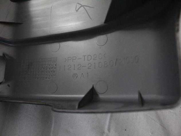 11212-21080 RIVESTIMENTO COVER COPRI MOTORE TOYOTA YARIS P13 1.5 I 55KW AUT 5P (2017) RICAMBIO USATO - Foto 6