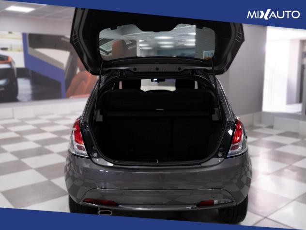 Lancia Ypsilon 1.0 Firefly Hybrid Gold Plus 70CV 5 Porte - Foto 7