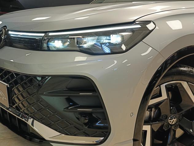 Volkswagen Tiguan 2.0 TDI 150 CV DSG R-Line - Foto 3
