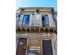 Floridia:indipendente in centro con progetto approvato