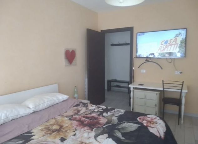 ARICCIA BILOCALE ARREDATO CON BALCONE E POSTO AUTO SPESE INCLUSE.