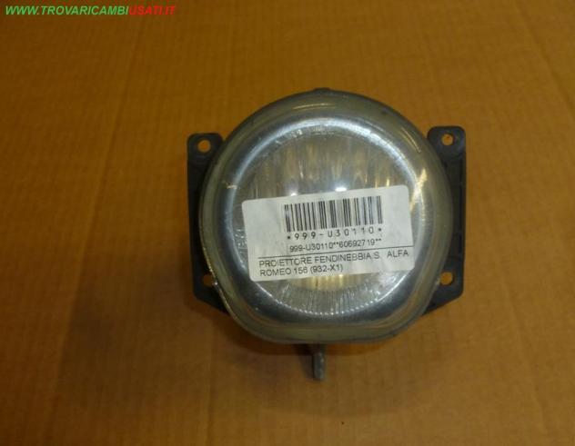 PROIETTORE FENDINEBBIA S. ALFA ROMEO 156 (932-X1)  Parti elettriche  Fanaleria  Fendinebbia dx. ALFA ROMEO - 156 - 01-04-2000 - 01-03-2002, ALFA ROMEO
