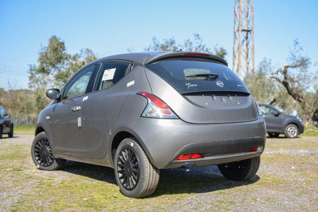 Lancia Ypsilon 1.0 FireFly 5 porte S&S Hybrid Silver - Foto 4