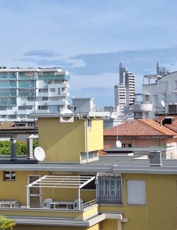 APPARTAMENTO di 5 vani e di 90 mq (JESOLO) rif. NIG13 - Foto 13