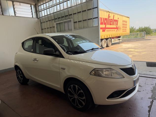 Lancia Ypsilon 1.2 69 CV 5 porte GPL Ecochic Silver - Foto 3