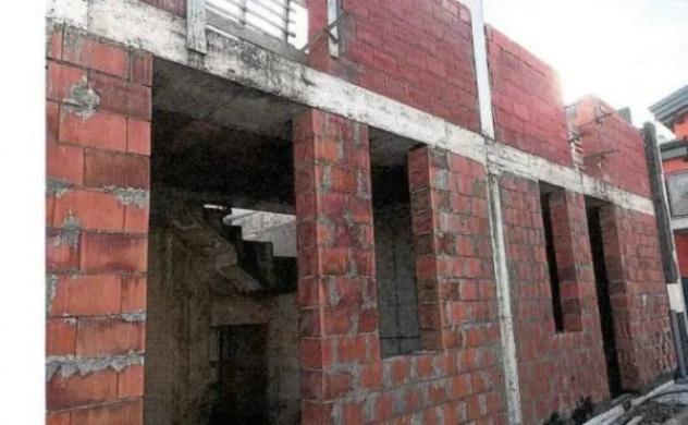 Immobile in asta di 244 m², box auto doppio in vendita a Faloppio - Foto 11