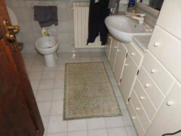 Immobile in asta di 434 m² con più di 5 locali e box auto in vendita a Teramo - Foto 20