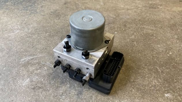 Centralina ABS Hyundai I20 1.2 benzina del 2011 (61589-45200) - Foto 2