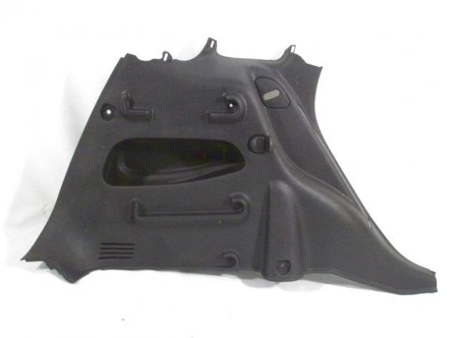 161357584 RIVESTIMENTO POSTERIORE LATERALE BAULE SINISTRO CHRYSLER PT CRUISER 1.6 B 85KW 5M 5P (2002) RICAMBIO USATO