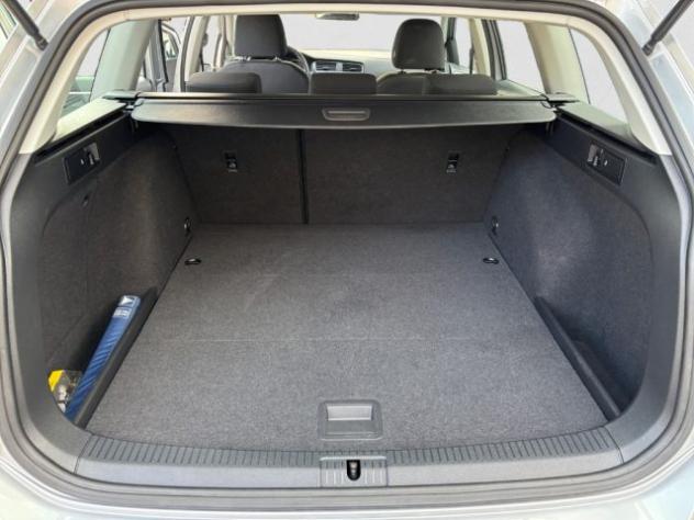VOLKSWAGEN Golf Variant 1.6 TDI 115 CV Trendline BMT rif. 23498143 - Foto 9