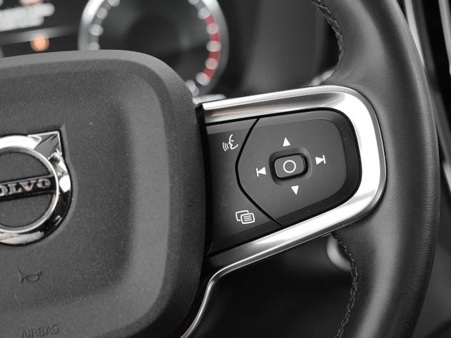 Volvo XC40 T2 automatico Momentum Pro - Foto 9