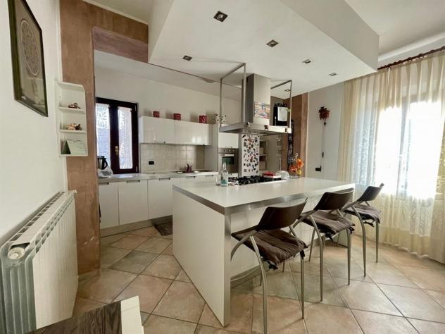 BL/gl139 - APPARTAMENTO INDIPENDENTE DI 3 LOCALI + DOPPI SERVIZI + SOLAIO MANSARDABILE + BOX - Foto 2