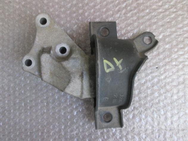 A236 084 6D SUPPORTO MOTORE DESTRO LANCIA YPSILON 1.2 B 44 KW 5M 3P (2006) RICAMBIO USATO A236 5K 053