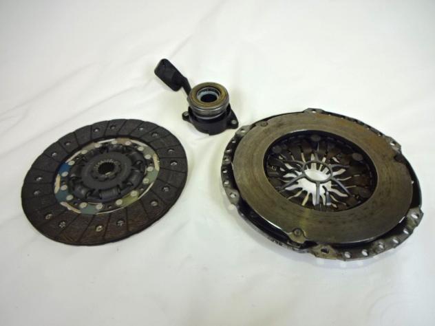324043010 KIT FRIZIONE CON SPINGIDISCO E CUSCINETTO FORD FOCUS 2.0 D 100KW 5M 5P (2005) RICAMBIO USATO