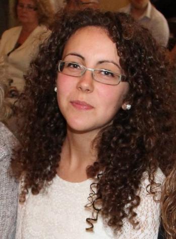 Anna-Lisa: alta 163cm, 54kg, cerco uomo vicino Tel: