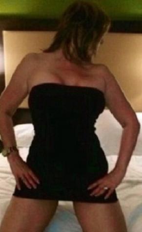 Donna di Pescara, 48 anni. Fisico Tettona Tel: