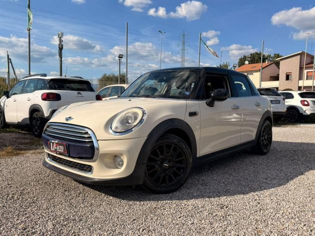 MINI - Mini - 1.5 Cooper D Business XL 5 porte - Foto 2