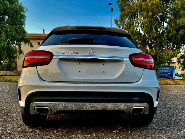 MERCEDES- BENZ GLA 200 D AMG PREMIUM - Foto 8