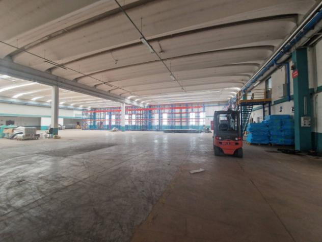 Immobile di 2950 m² con più di 5 locali in affitto a Inveruno - Foto 11