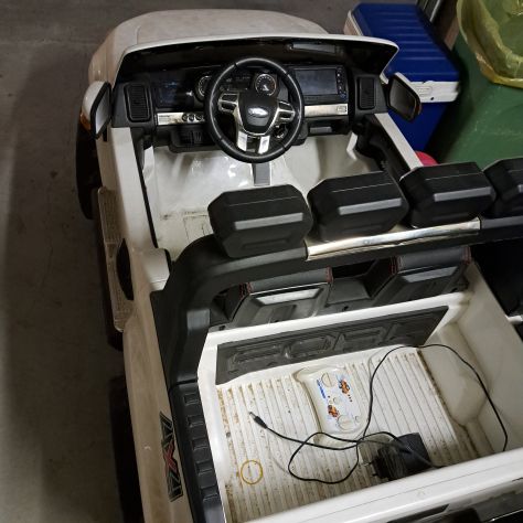 Auto elettrica per bambini Ford Ranger 4X4 MP4 con telecomando - Foto 5