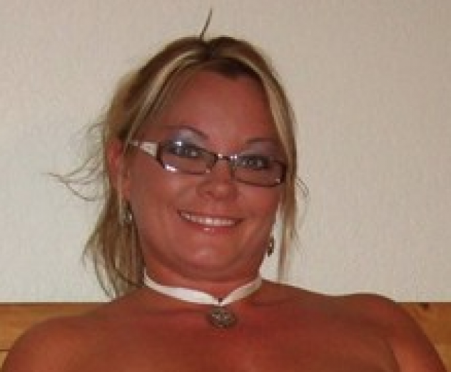 Iris-sexy: alta 174cm, 69kg, cerco uomo vicino Tel: