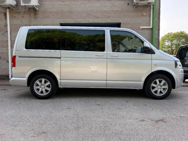 VOLKSWAGEN Caravelle 2.0 TDI DSG 140 CV 7 POSTI NAVIGATORE RETROCAMERA rif. 24053560 - Foto 2