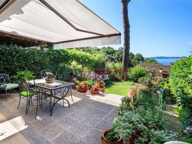 Trevignano Romano – Villino angolare con vista sul Lago di Bracciano