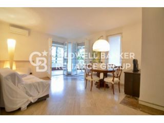 Appartamento di 70 m² con 2 locali e box auto in affitto a Milano