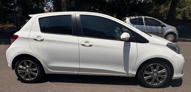 Toyota Yaris 1.4 D-4D 5 porte Lounge - Foto 2