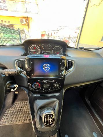 Lancia Ypsilon 1.0 Hybrid Gold | Adatta Neopatentati - Unico Proprietario -Km certificati - Foto 10