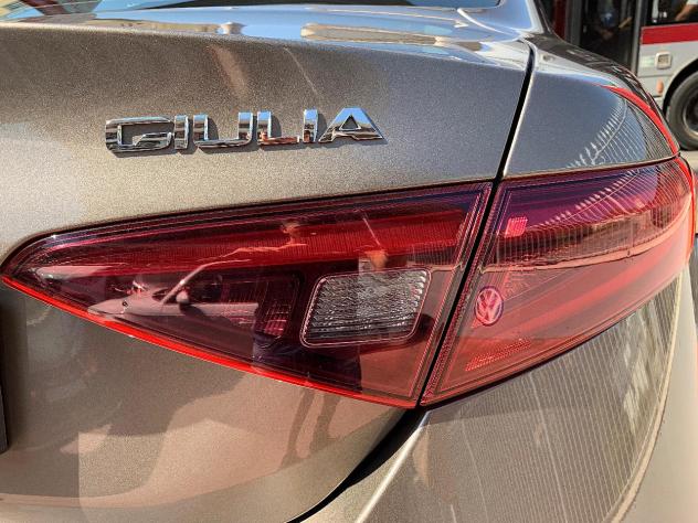 Alfa Romeo Giulia 2.2 Turbodiesel 180 CV KAMERA VETTURA AZIENDALE - Foto 9