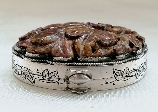 ANTICA PREZIOSA SCATOLINA IN ARGENTO, COPERCHIO IN OCCHIO DI TIGRE SCOLPITO. - Foto 5