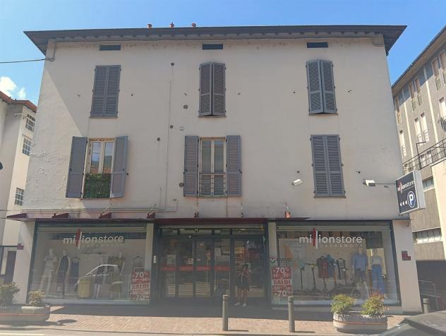 BILOCALE RISTRUTTURATO CON TERRAZZA IN CENTRO CALOLZIO - Foto 2