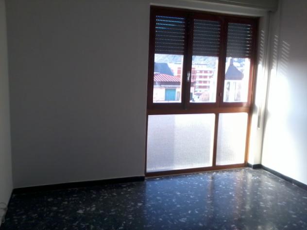 APPARTAMENTO di 4 vani e di 85 mq (MASSA - CENTRO) rif. V - OAFA - Foto 3