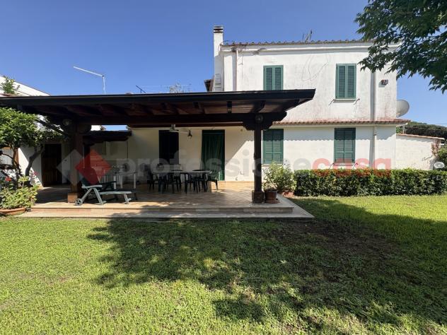 Villetta Trifamiliare - Terracina . Rif.: Cod. rif 3245085VRG