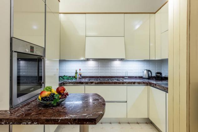 Appartamento di 139 m² con 3 locali e box auto in affitto a Milano - Foto 2