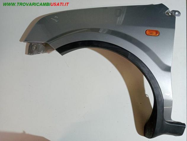 PARAFANGO ANT. SX ARGENTO MET. VERSIONE CON FORI ARCO RUOTA 999-U1560070 Carrozzeria  Lamierati esterni  Fiancate  Parafango ant. FORD - FUSION - 2002
