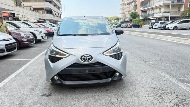 Toyota Aygo 1.0 VVT-i 72 CV 5 porte x-play MMT LED PDC CERCHI 16 KAMERA CAR PLAYBLUETOOTH