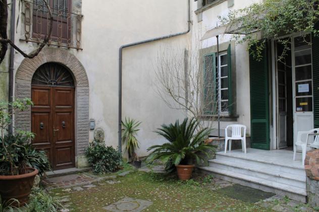 Appartamento in vendita a Lucca 250 mq Rif: 1083294