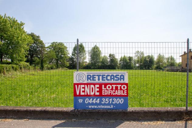 Terreno edificabile in vendita a Pozzoleone