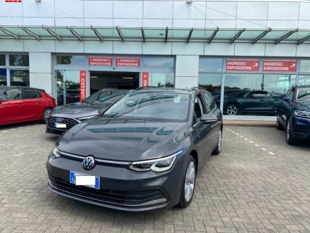 VOLKSWAGEN Golf Variant 2.0 TDI 150 CV DSG SCR Style rif. 24063221 - Foto 2