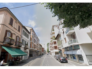 Trilocale con balcone, cantina, giardino e garage