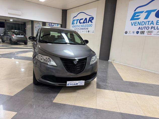 Lancia Ypsilon 1.2 69 CV 5 porte GPL Ecochic Gold - Foto 2