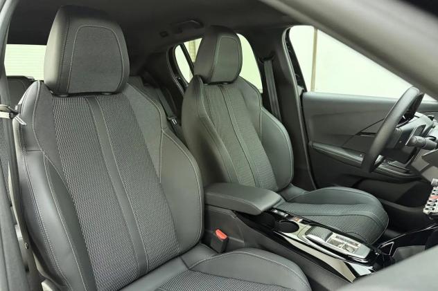 Peugeot 208 GT Hybrid 136 e-DCS6 auto #nazionale - Foto 7