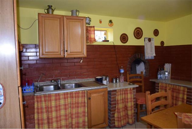 V001842 - VILLA DA 140 MQ 40 MQ VERANDA 2300 MQ GIARDINO - Foto 8